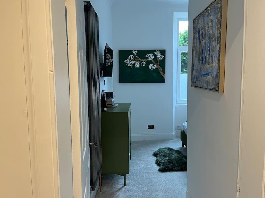 Cosy Apartment, Free Street Parking