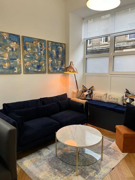 Cosy Apartment, Free Street Parking Apartment *