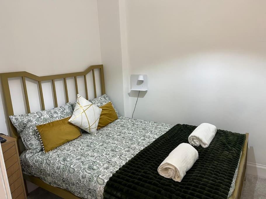 Cosy Apartment, Free Street Parking Apartment