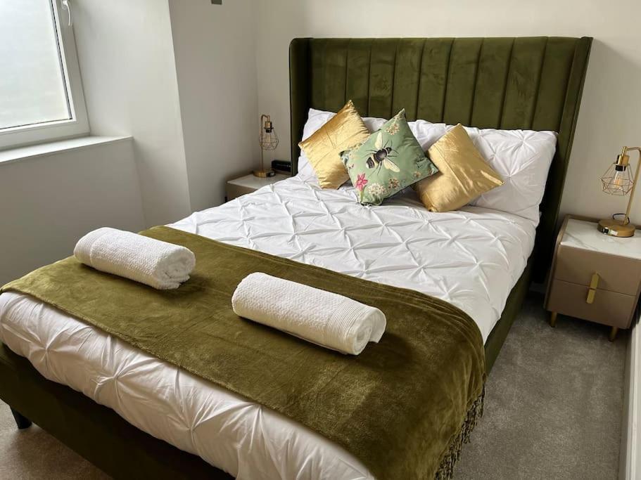 Cosy Apartment, Free Street Parking *