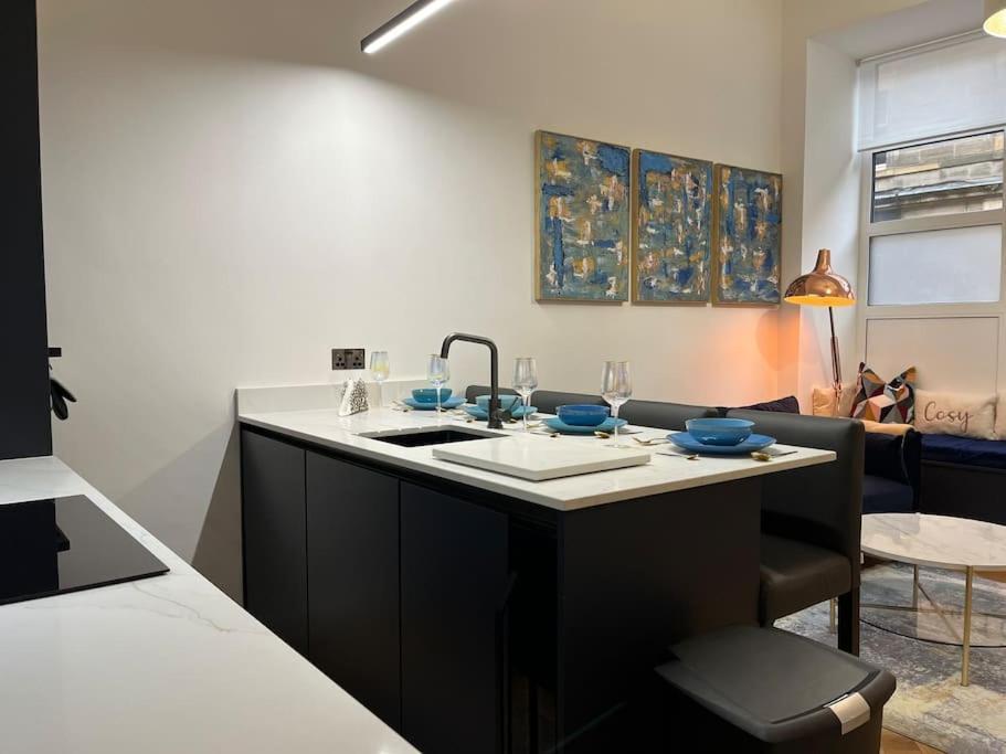 Cosy Apartment, Free Street Parking * Edinburgh
