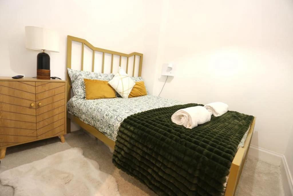 Apartment Cosy Apartment, Free Street Parking