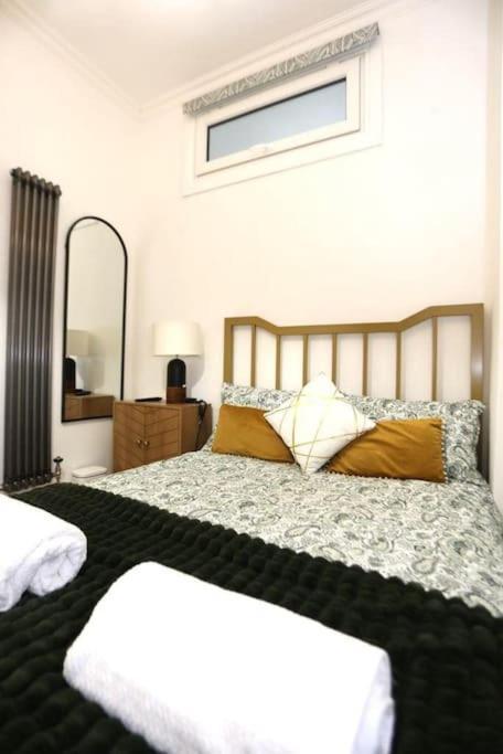 Cosy Apartment, Free Street Parking Apartment
