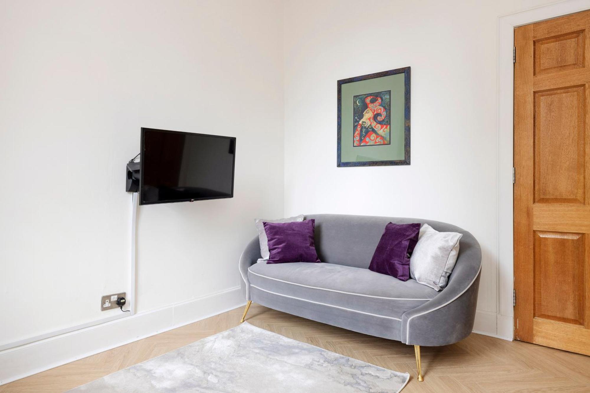 Haymarket Modern Flat For 2 Guests Edinburgh