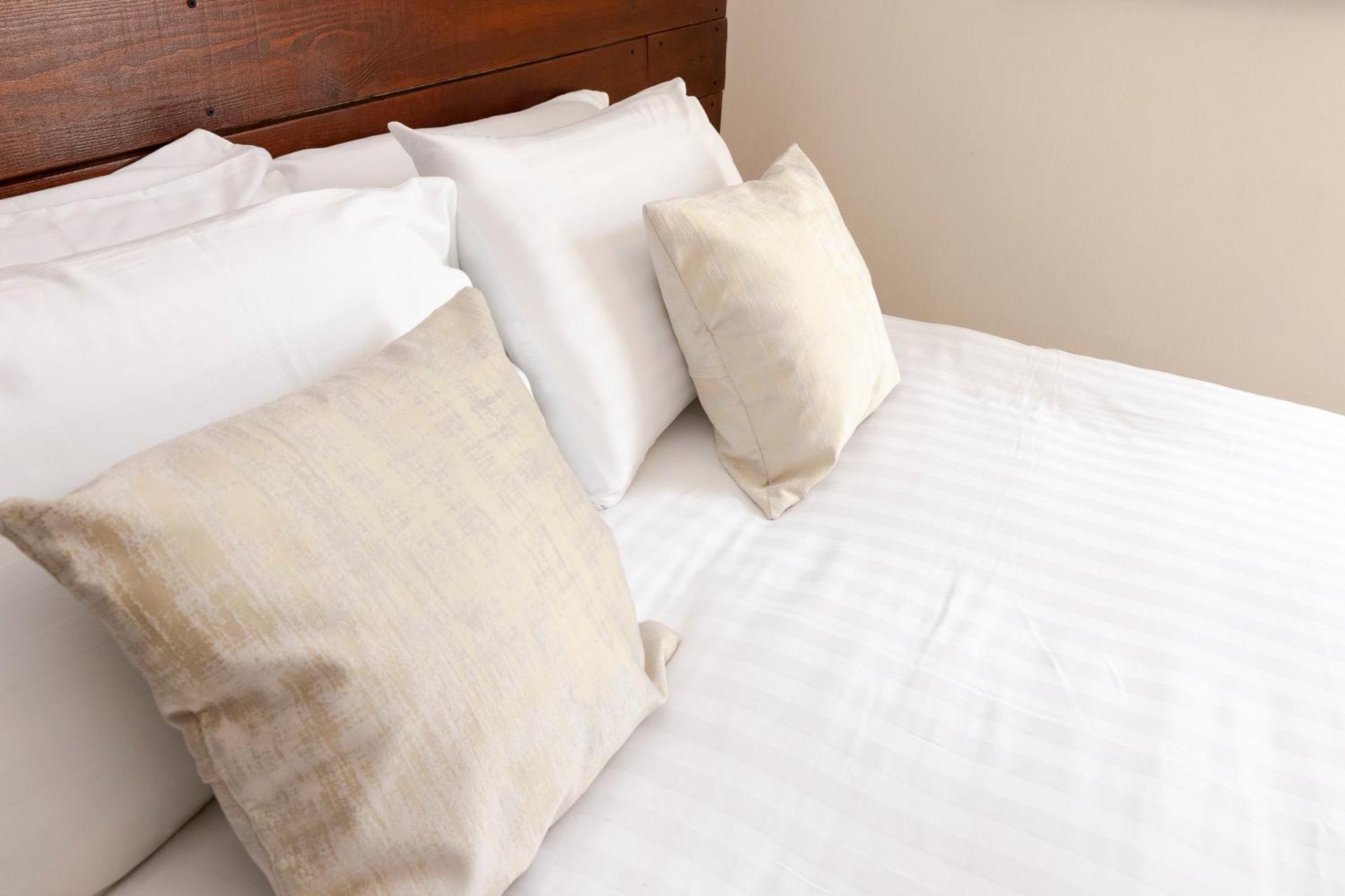 Haymarket Modern Flat For 2 Guests * Edinburgh
