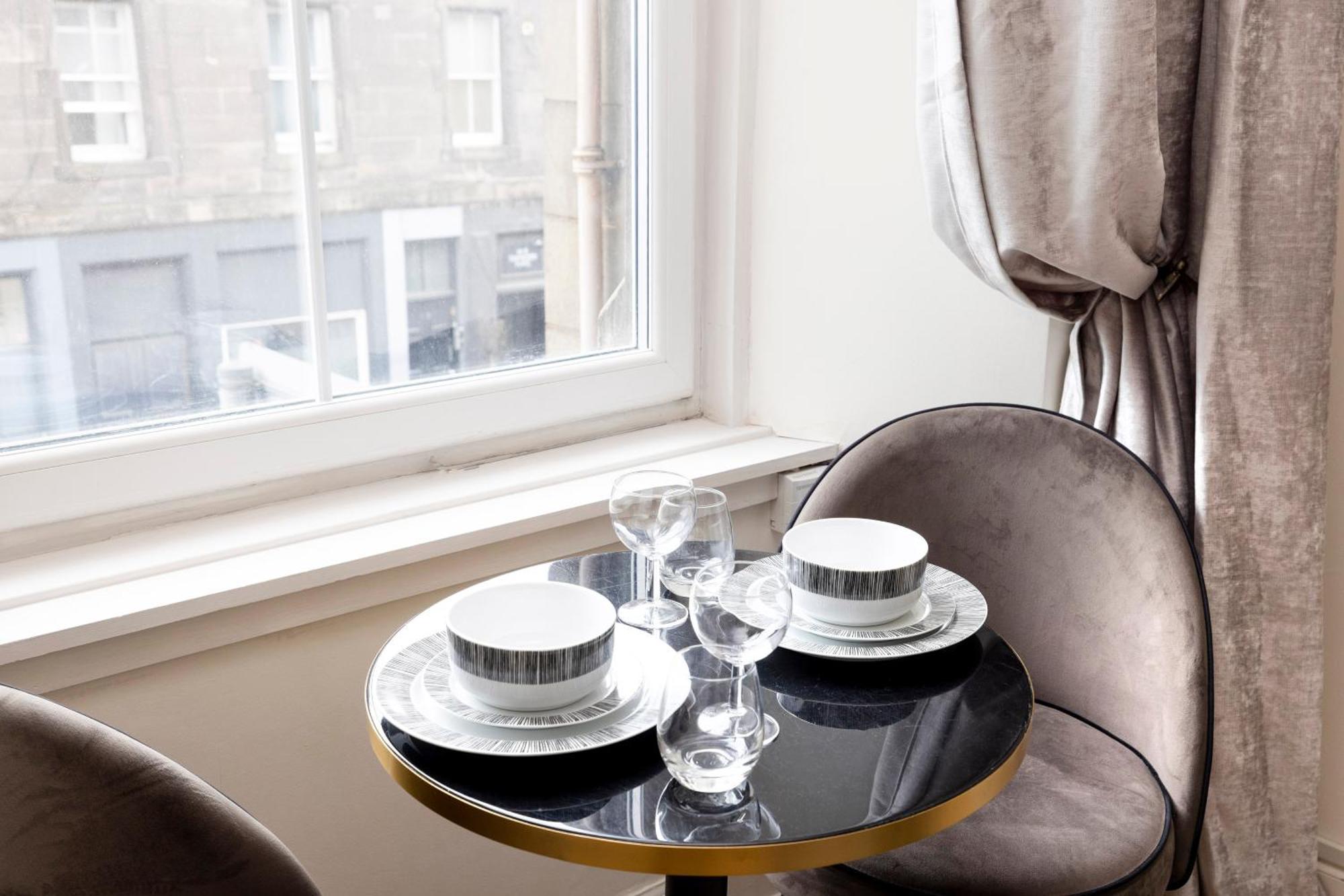 Haymarket Modern Flat For 2 Guests Edinburgh
