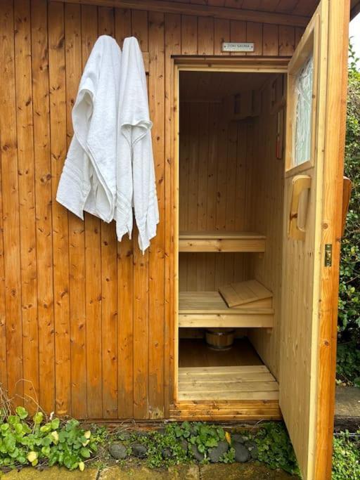 Apartment Artist Colony With Sauna And Private Garden, And Easy Walk To Centre Edinburgh