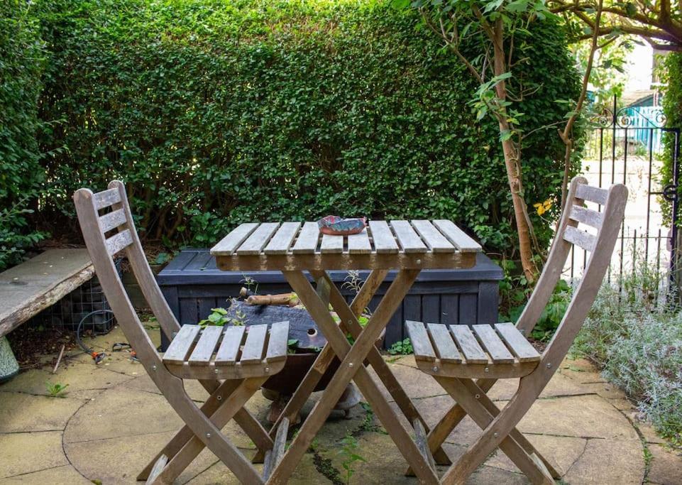 Artist Colony With Sauna And Private Garden, And Easy Walk To Centre Apartment *