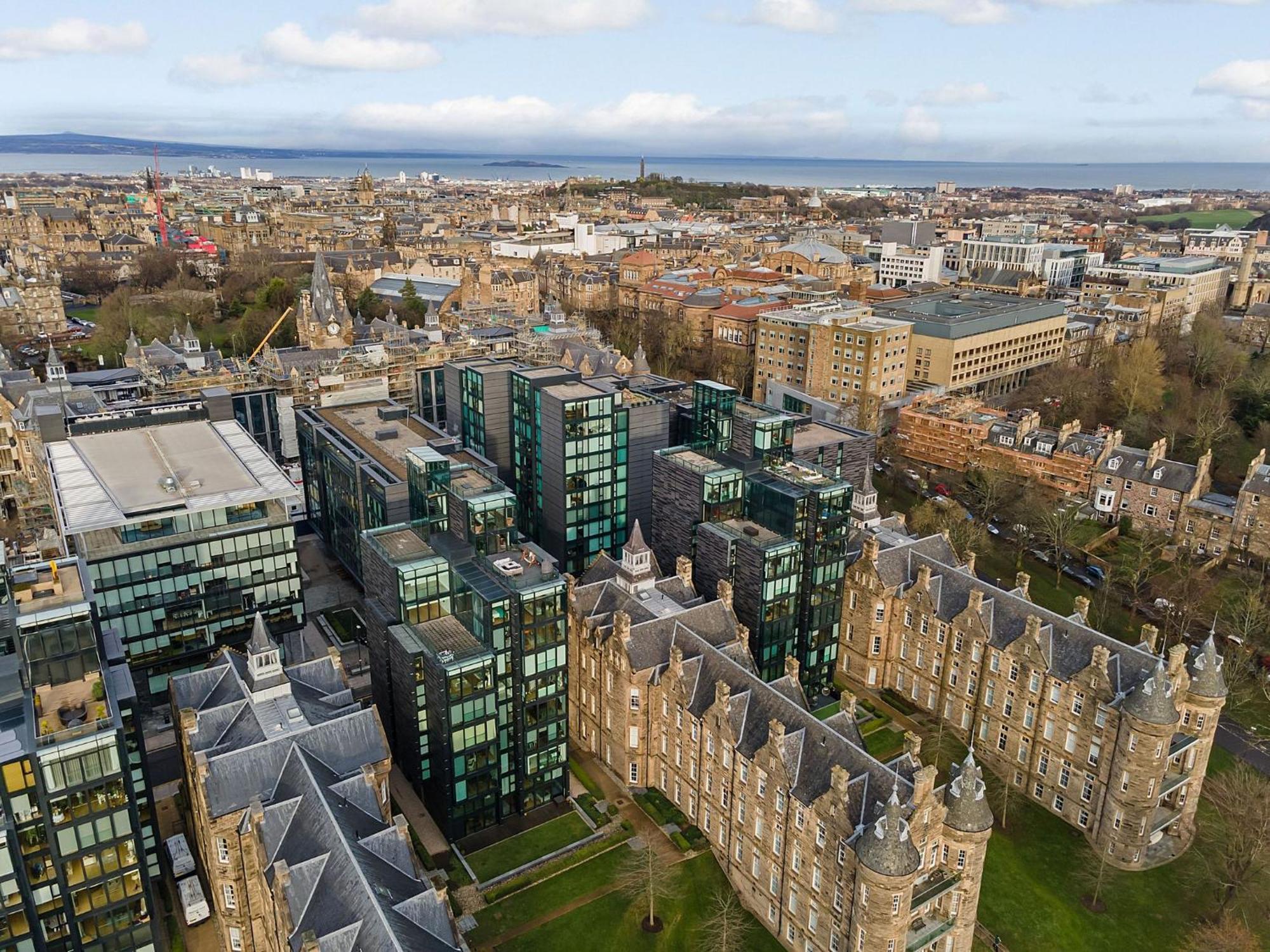 Very Centrally Located Chic One Bed Quartermile * Edinburgh