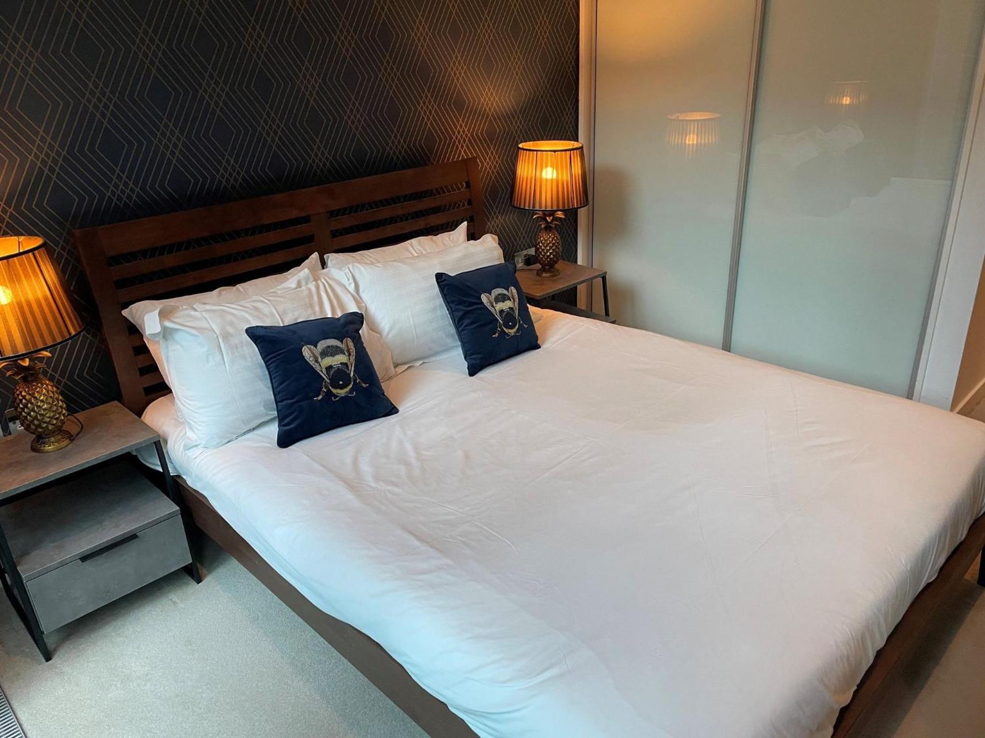 Very Centrally Located Chic One Bed Quartermile *