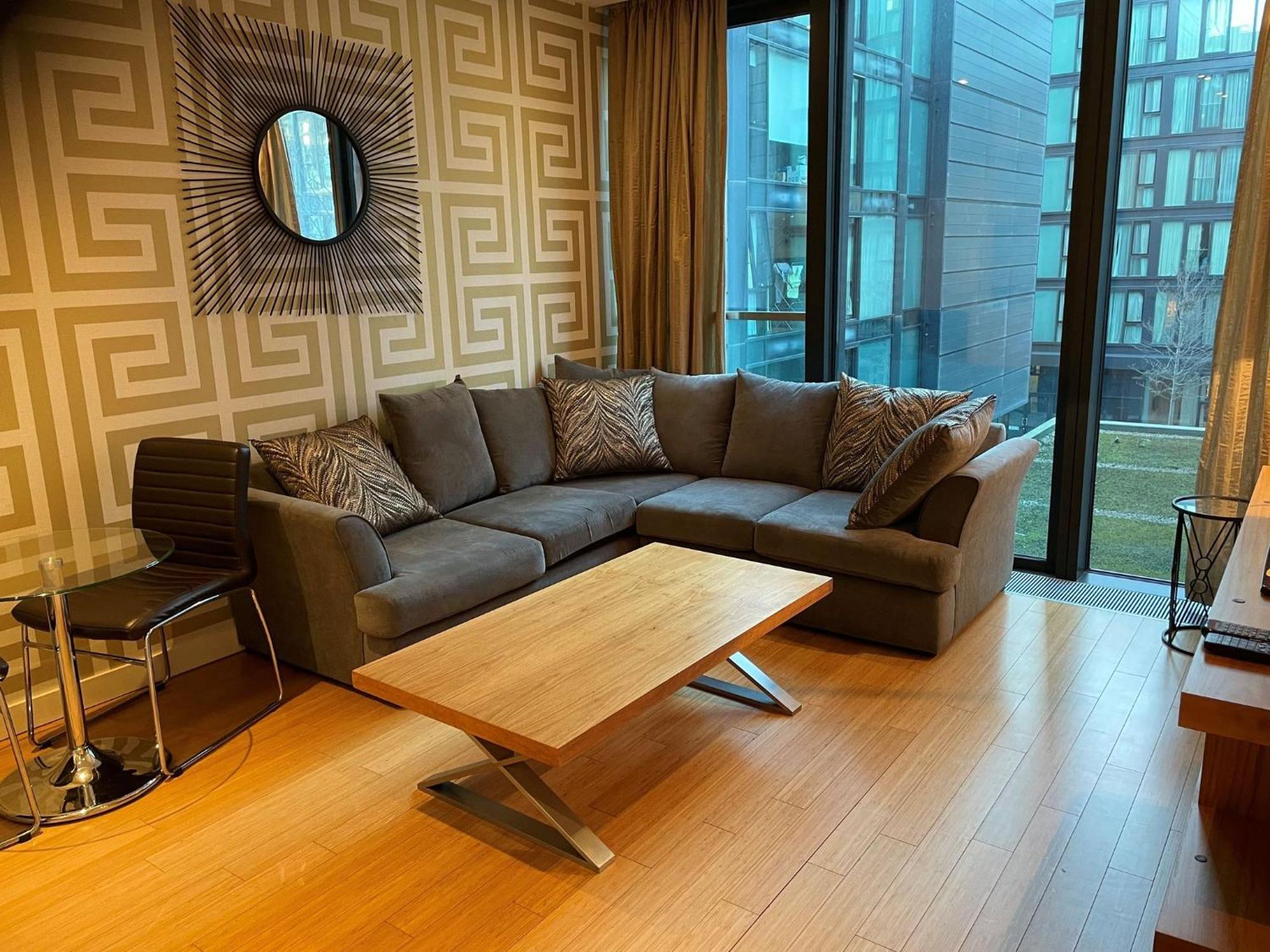 Apartment Very Centrally Located Chic One Bed Quartermile