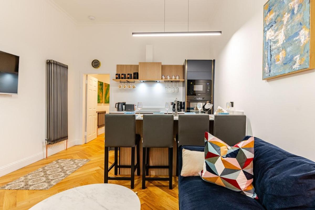 Cosy Apartment, Free Street Parking Apartment *