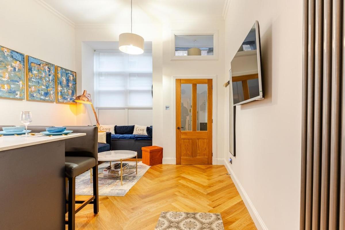 Cosy Apartment, Free Street Parking