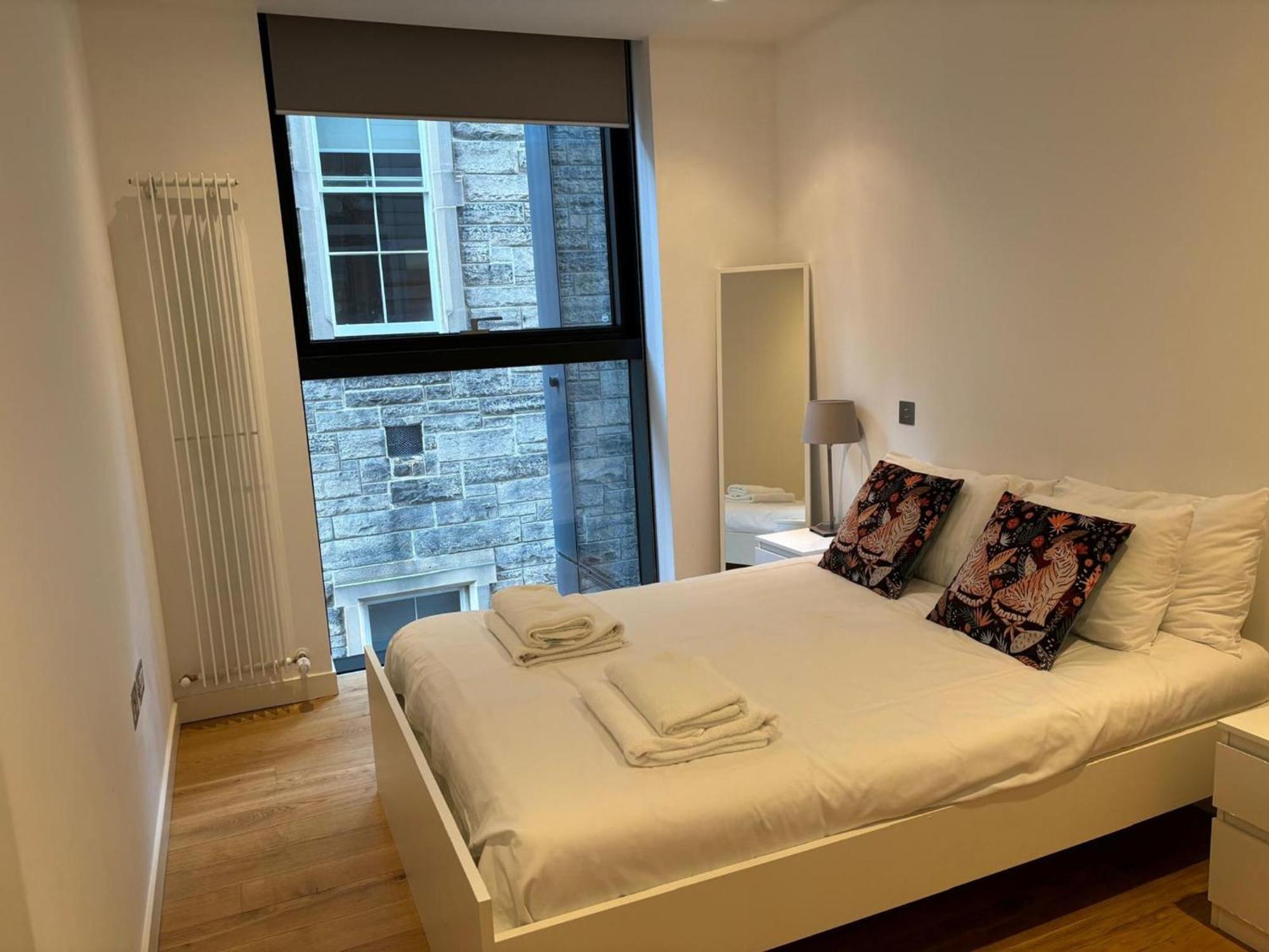 Stunning Park View Quartermile Close Proximity To Castle * Edinburgh