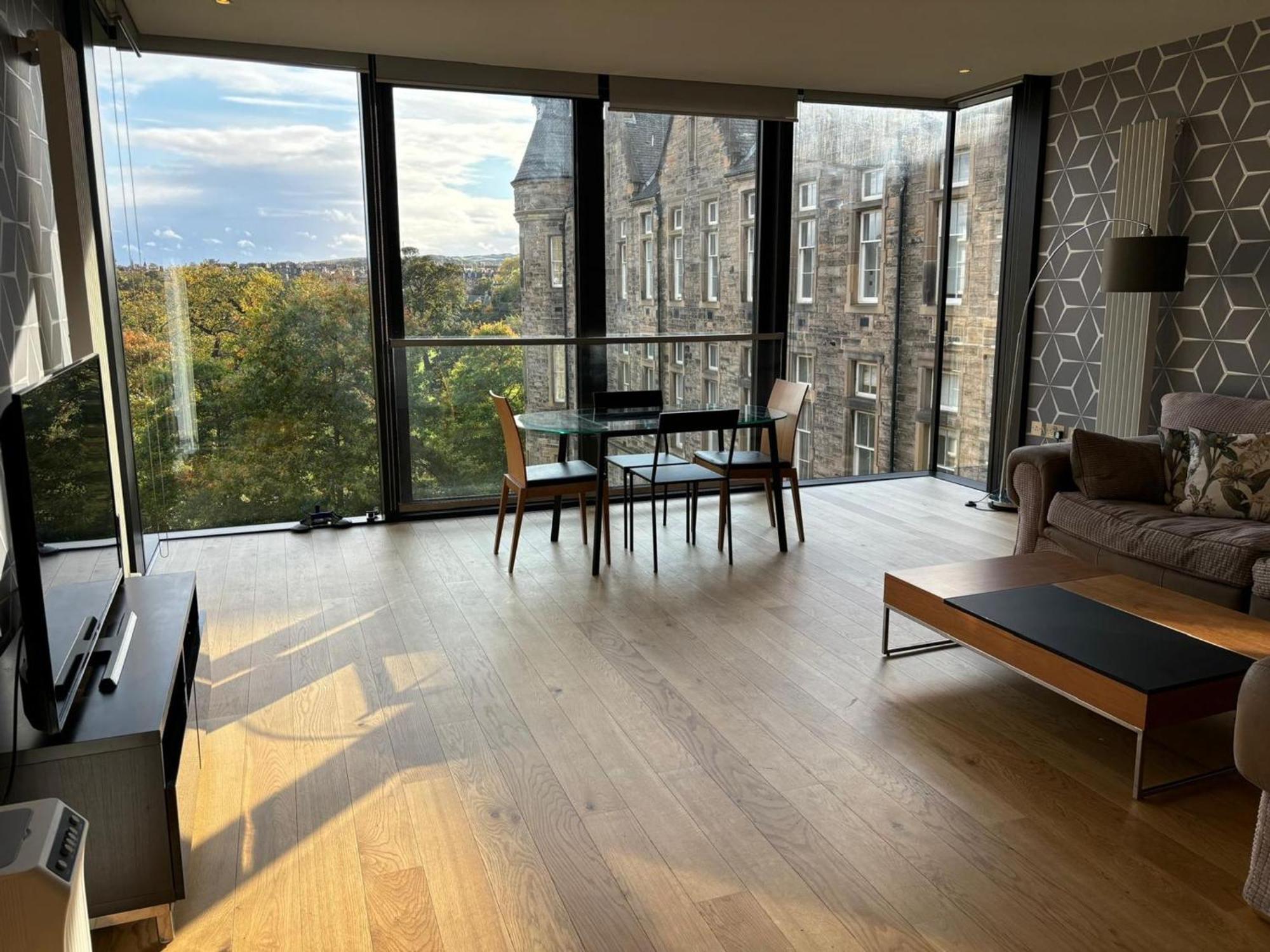Stunning Park View Quartermile Close Proximity To Castle Apartment