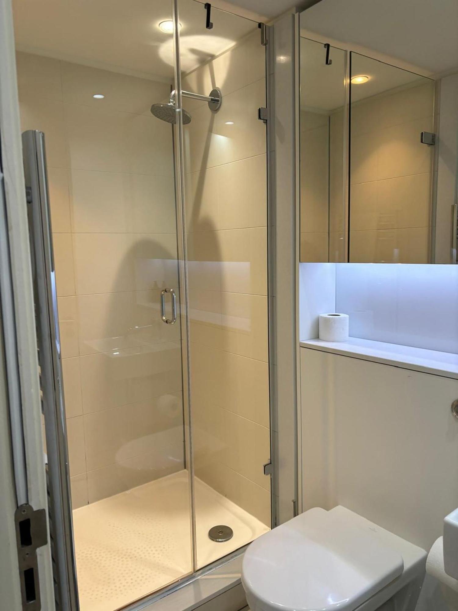 Stunning Park View Quartermile Close Proximity To Castle * Edinburgh