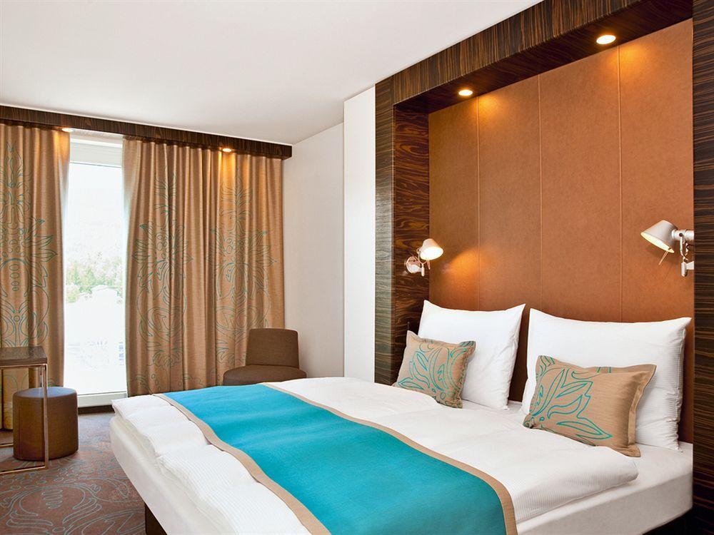 One Edinburgh-princes Hotel 3*