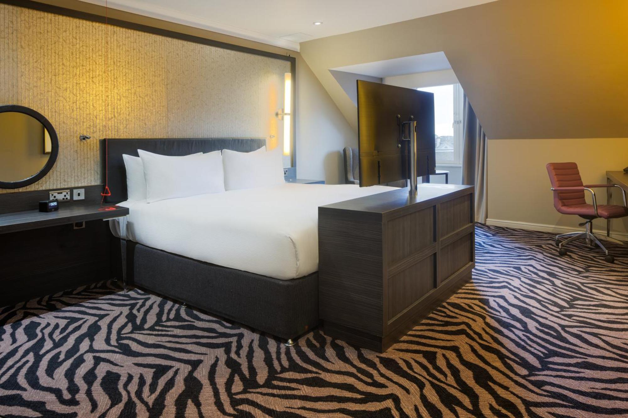 Doubletree By Hilton Centre Hotel