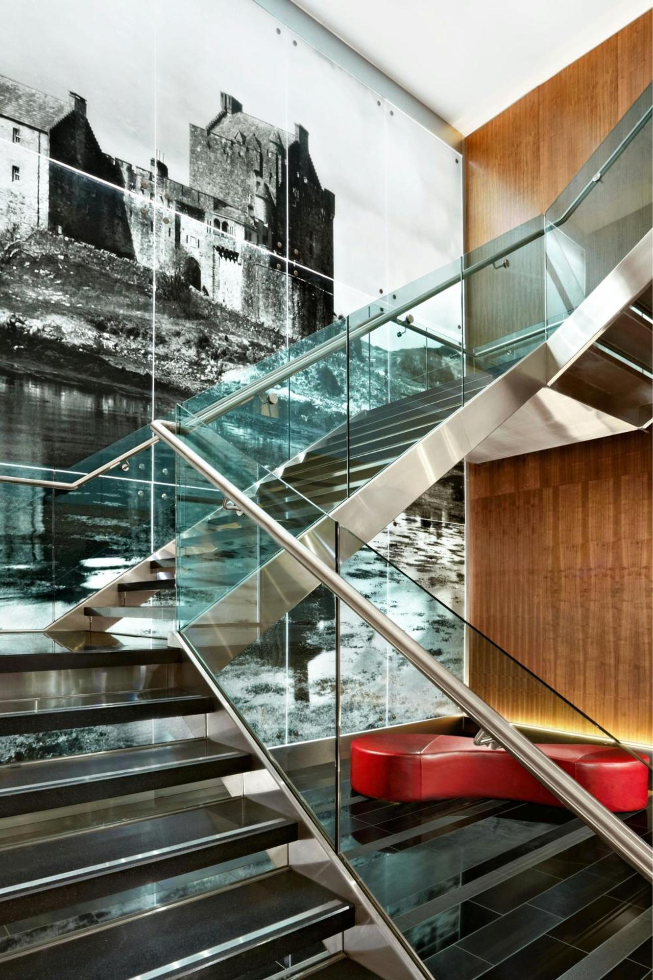 Sheraton Grand & Hotel 5*