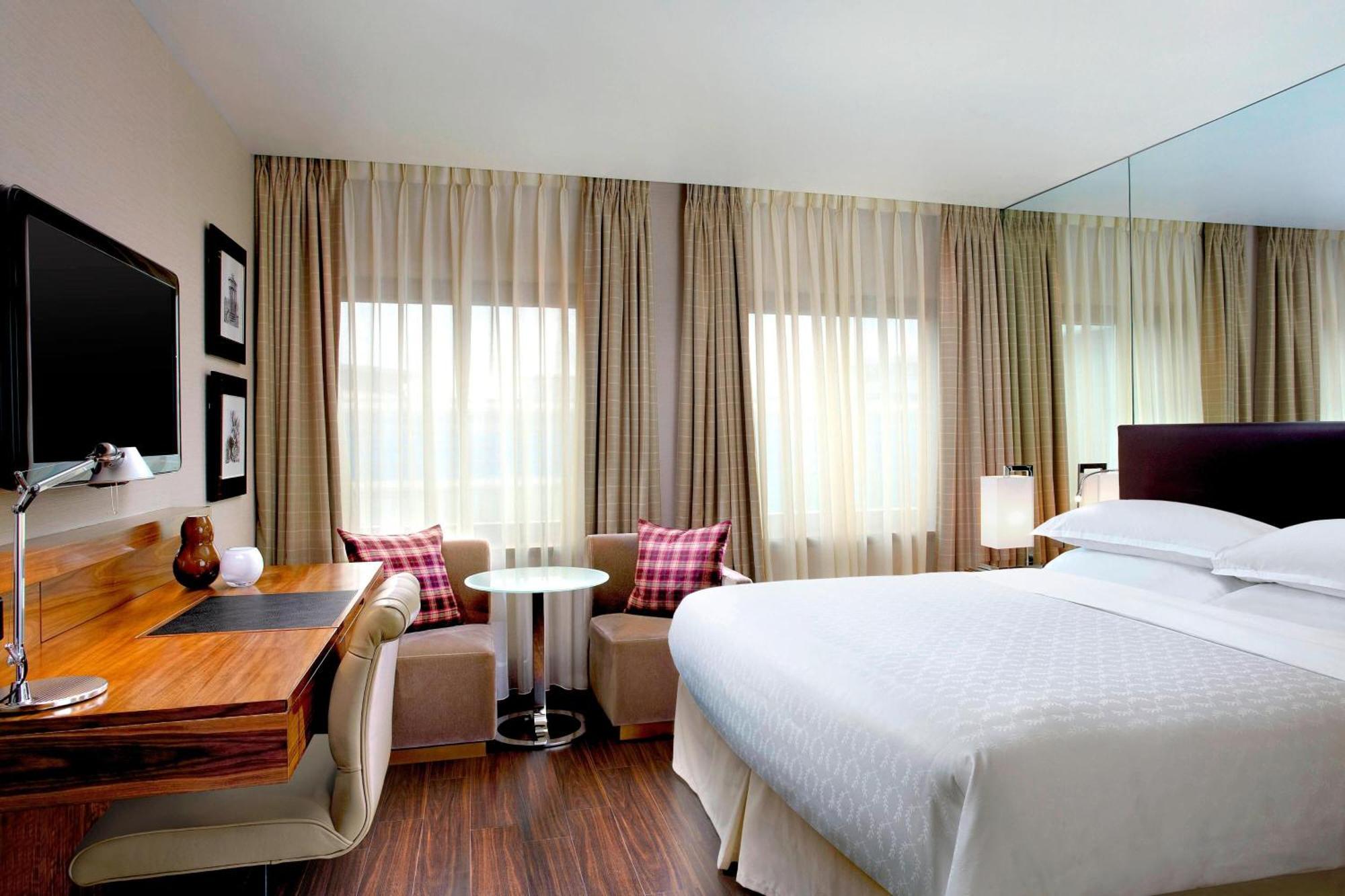 Hotel Sheraton Grand & 5*