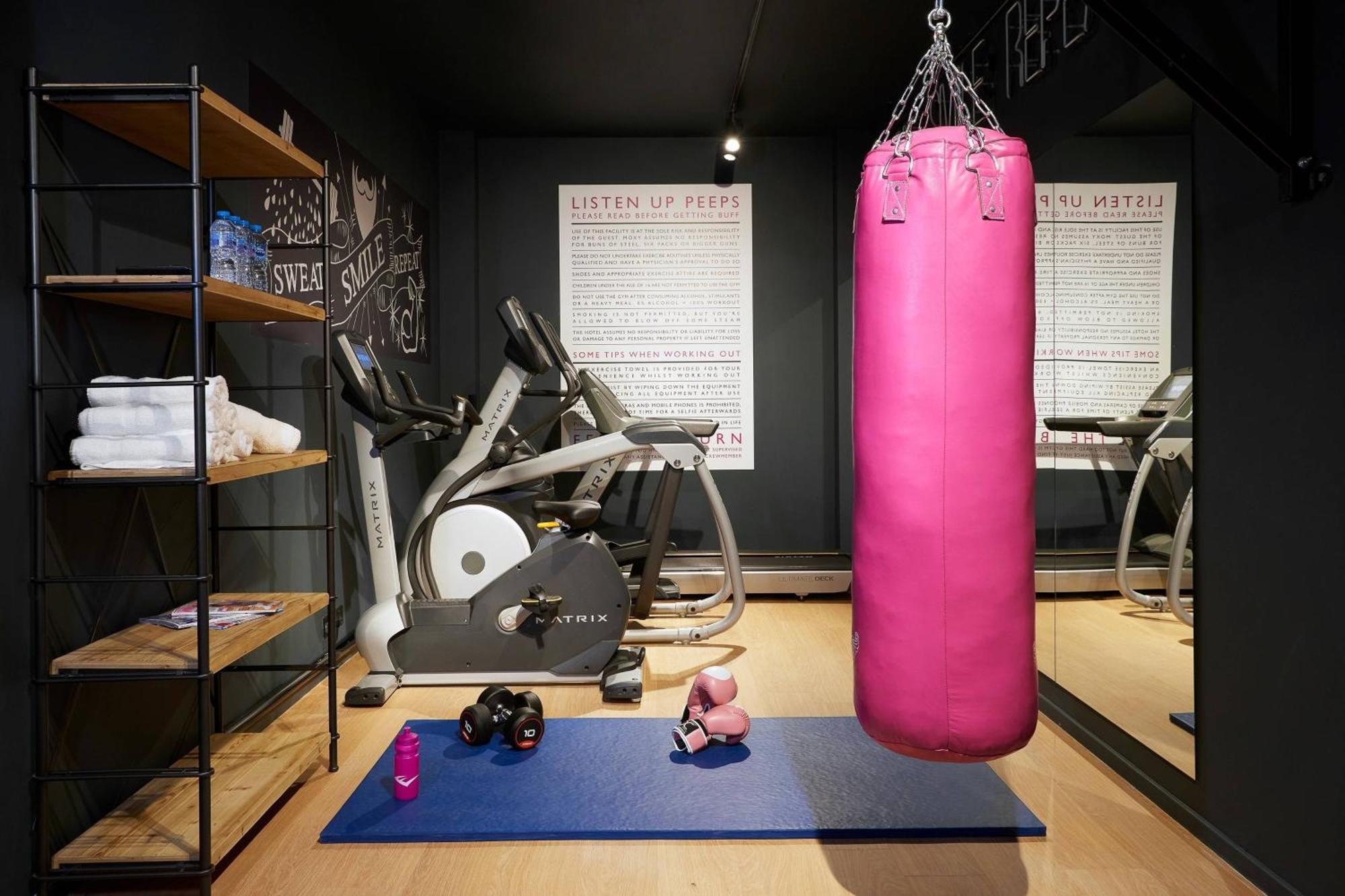 Moxy Fountainbridge Hotel 4*