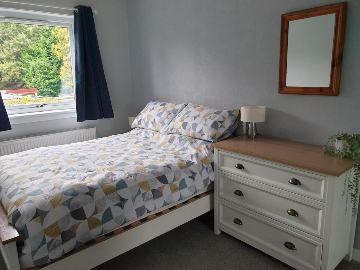 Modern Flat Near Murrayfield Stadium, Sleeps 4 Apartment Edinburgh
