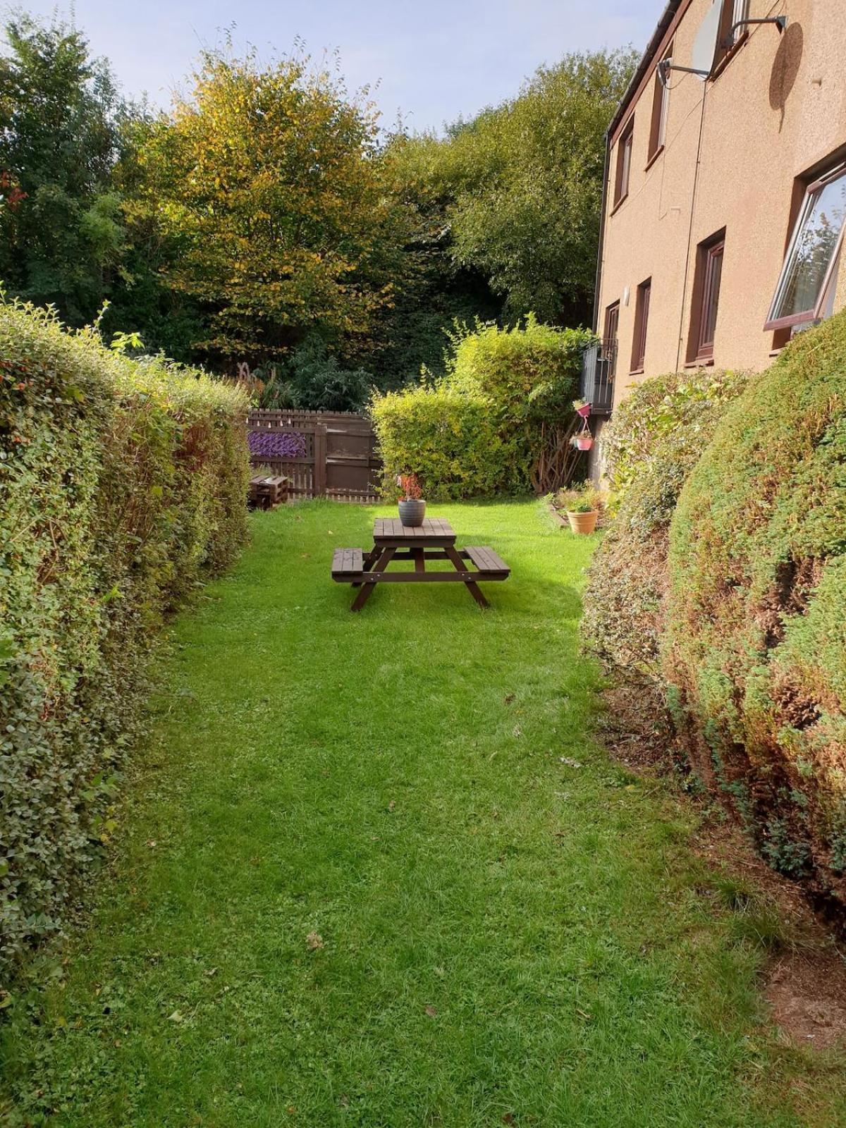Modern Flat Near Murrayfield Stadium, Sleeps 4 Apartment *