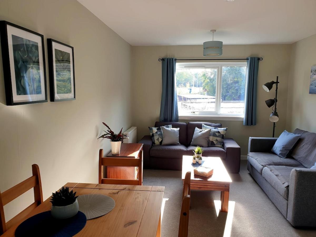 Apartment Modern Flat Near Murrayfield Stadium, Sleeps 4 *
