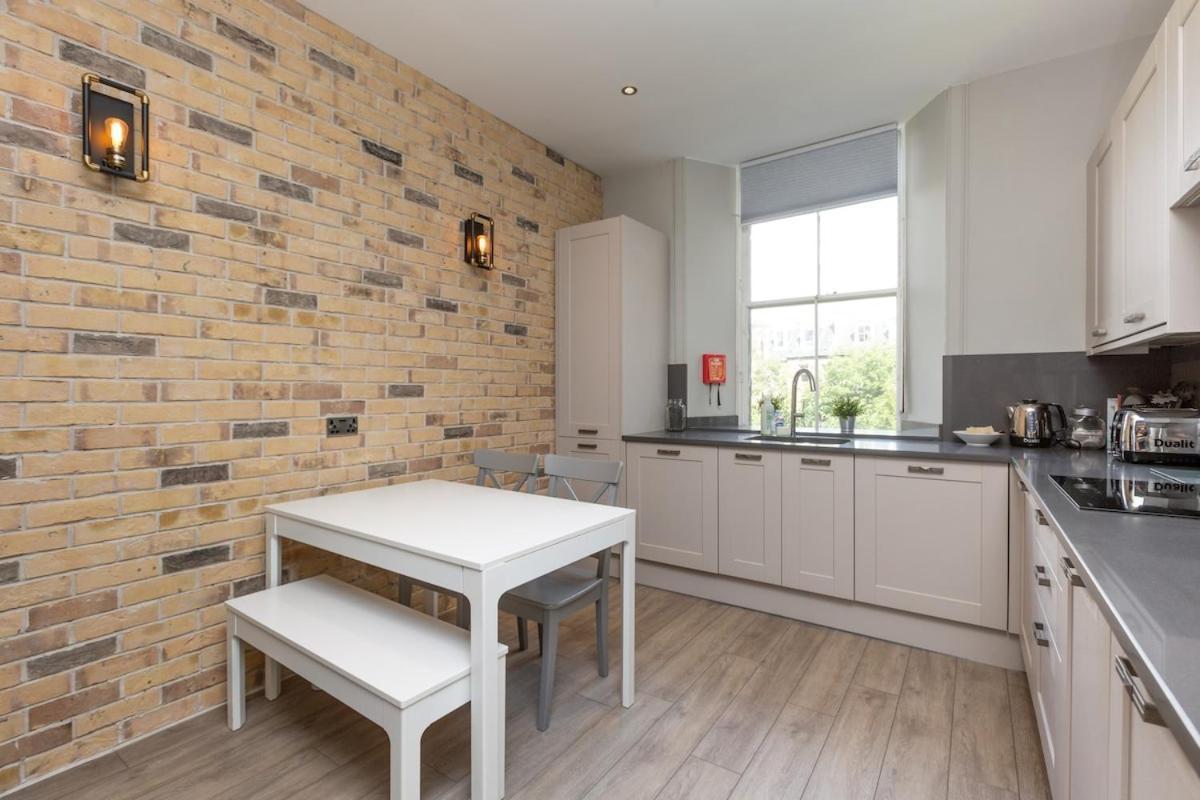 Spacious 3 Bed In Marchmont Apartment