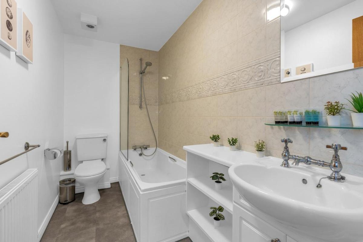 Modern 2 Bedroom In Centre * Edinburgh