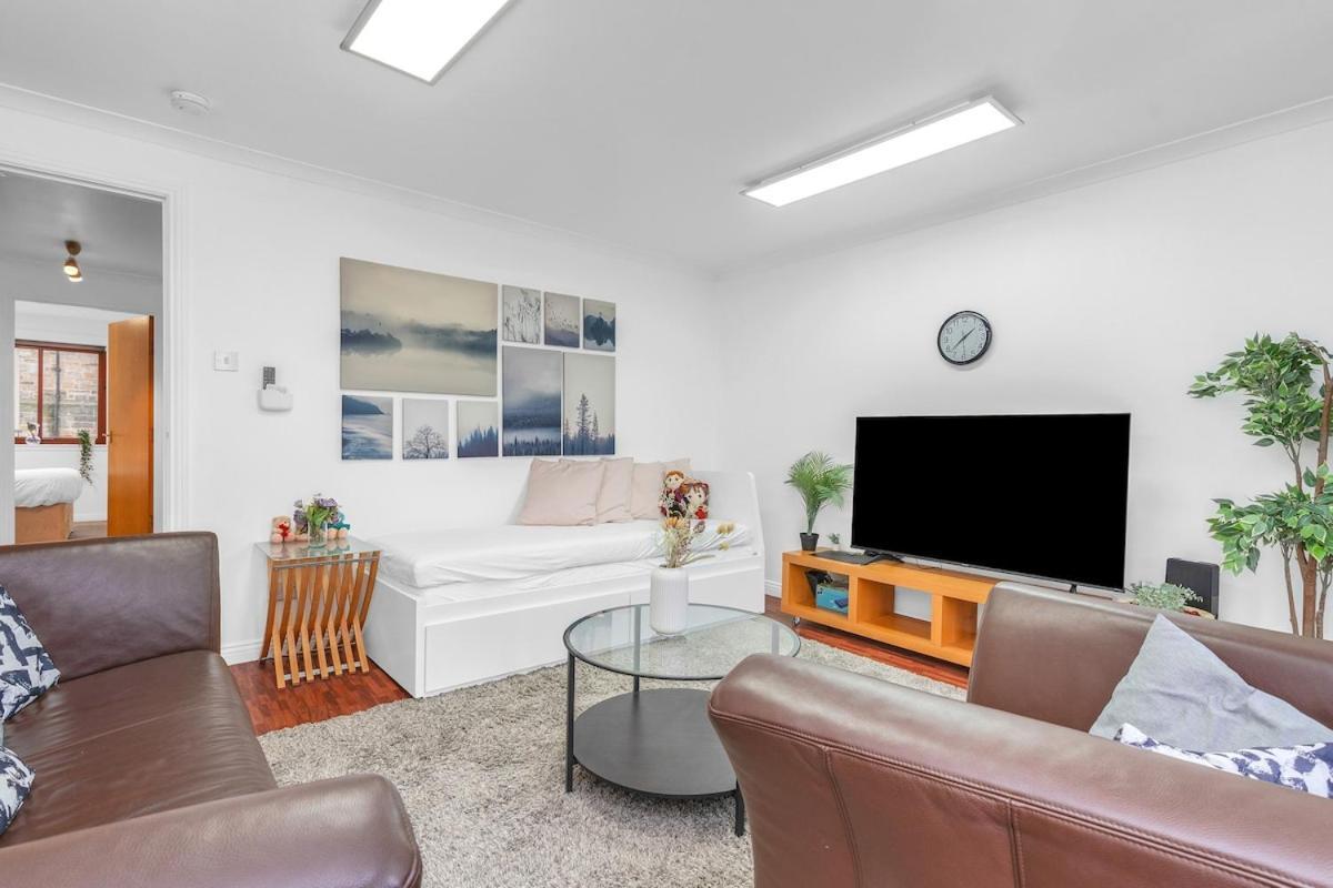 Apartment Modern 2 Bedroom In Centre *