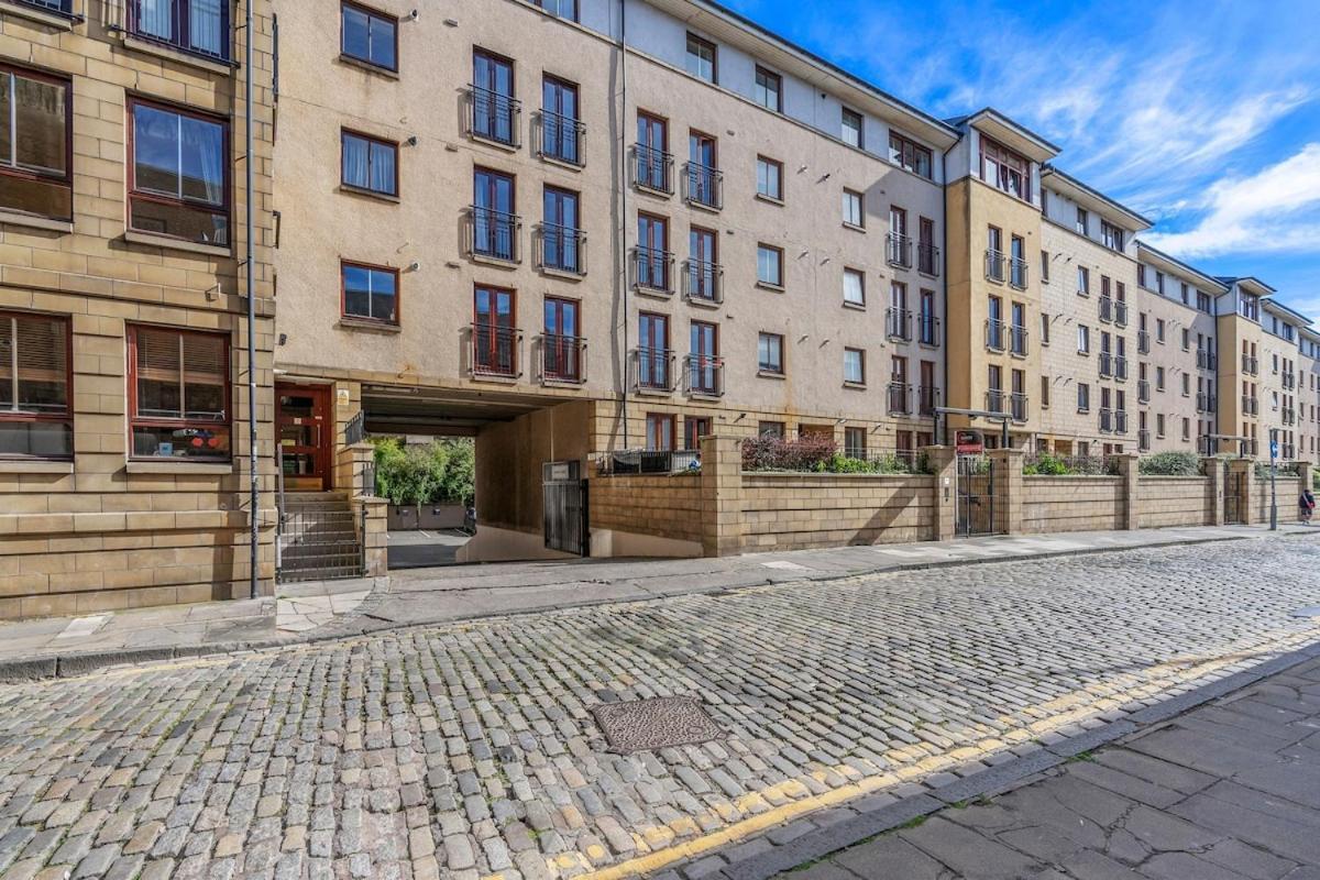 Modern 2 Bedroom In Centre Edinburgh