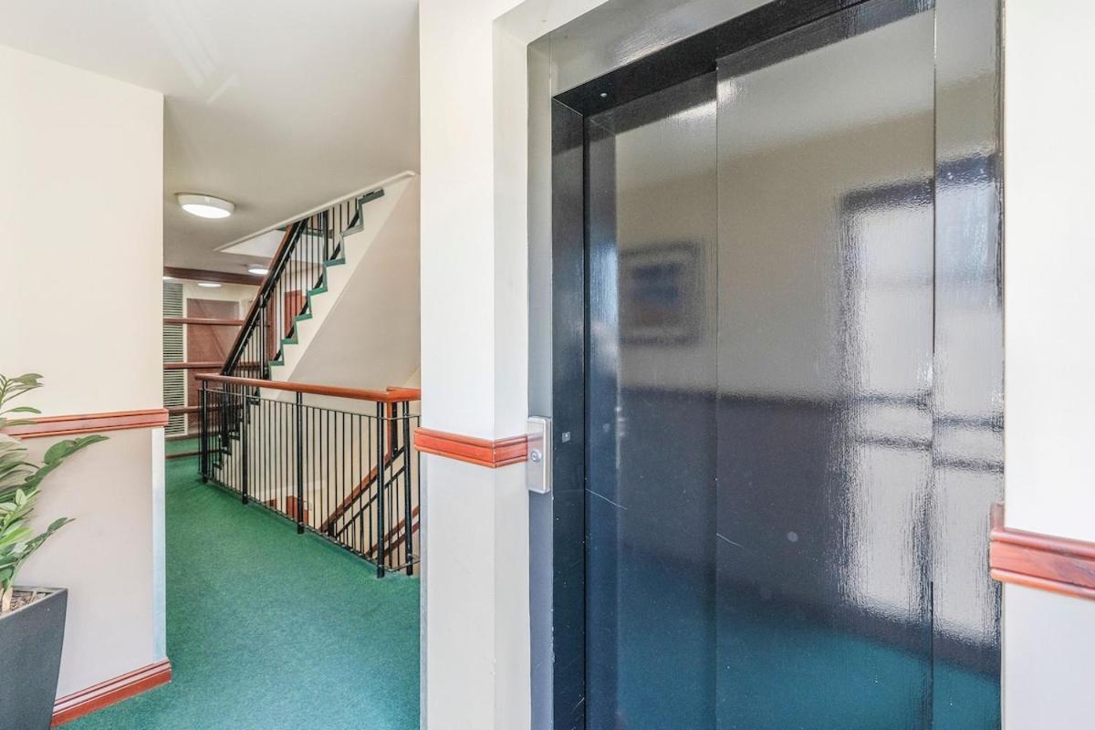 Modern 2 Bedroom In Centre Apartment Edinburgh