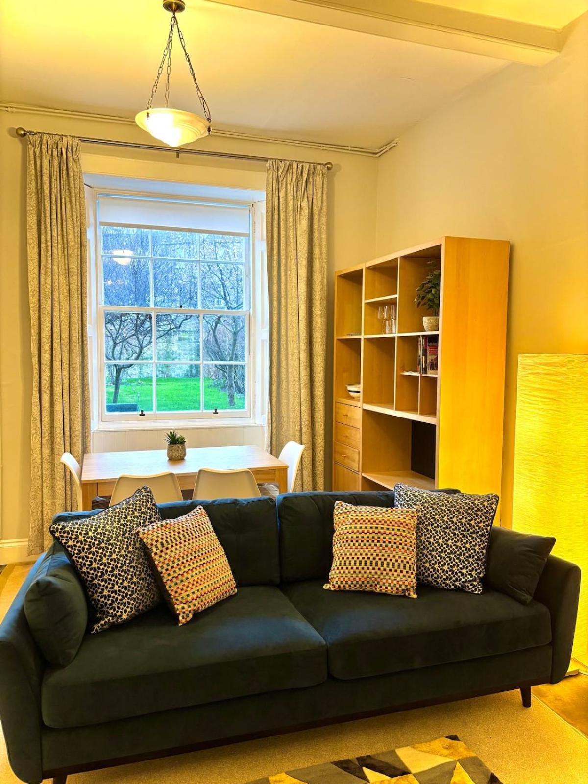 Spacious In Apartment