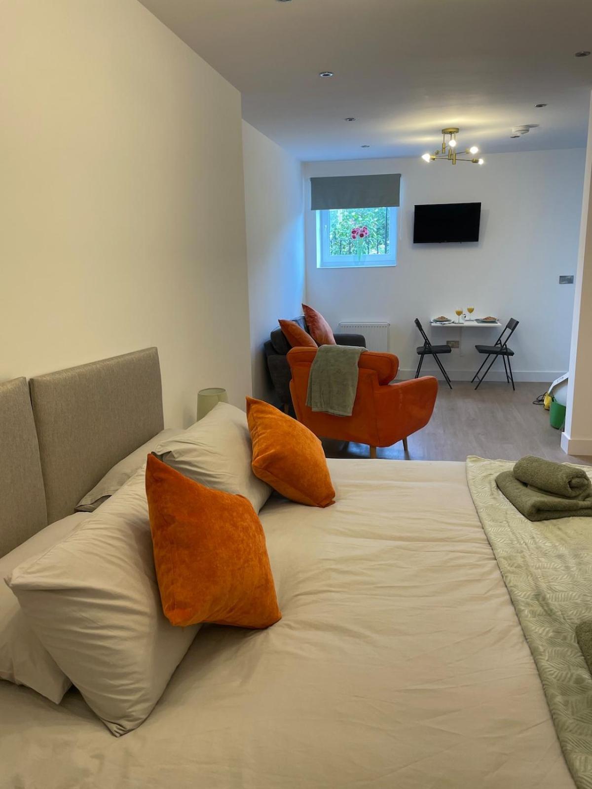 Modern Apartment, Access To Holyrood & Apartment Edinburgh