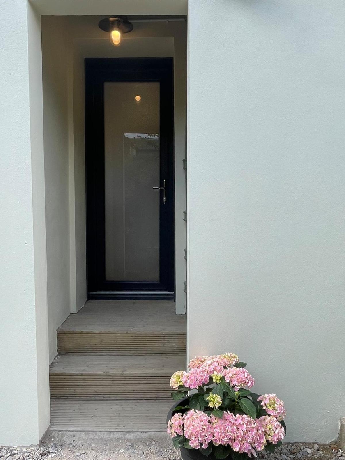 Modern Apartment, Access To Holyrood & * Edinburgh