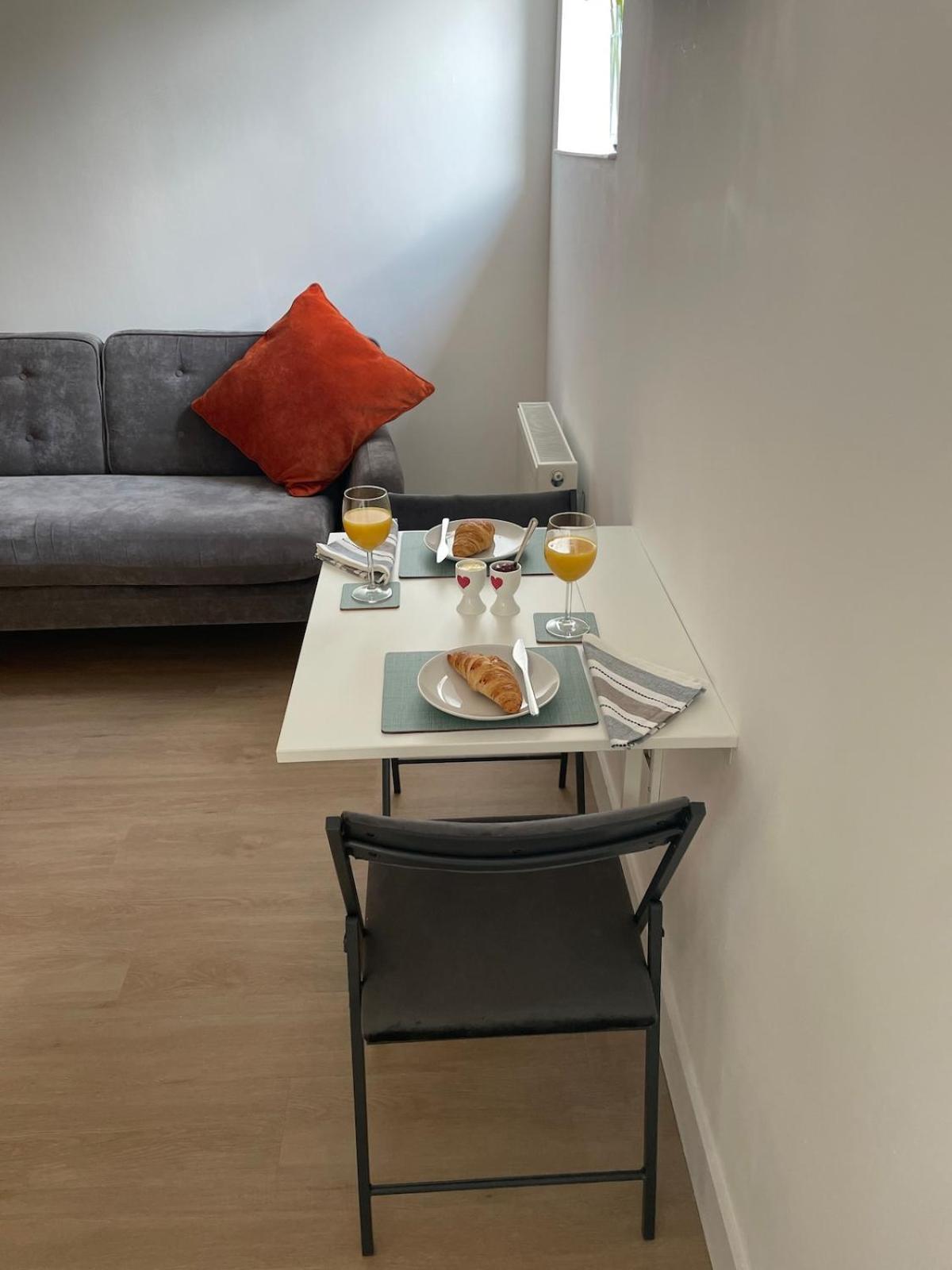 Apartment Modern Apartment, Access To Holyrood & *