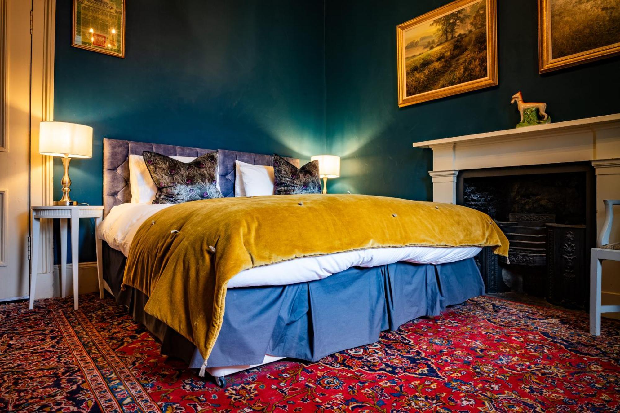 Bed & Breakfast Six Brunton Place 5*