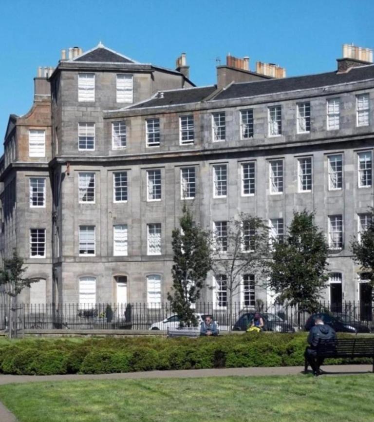 The Gardners In Centre * Edinburgh