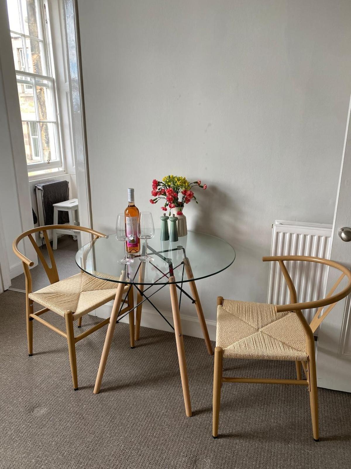 Light & Bright Apartment
