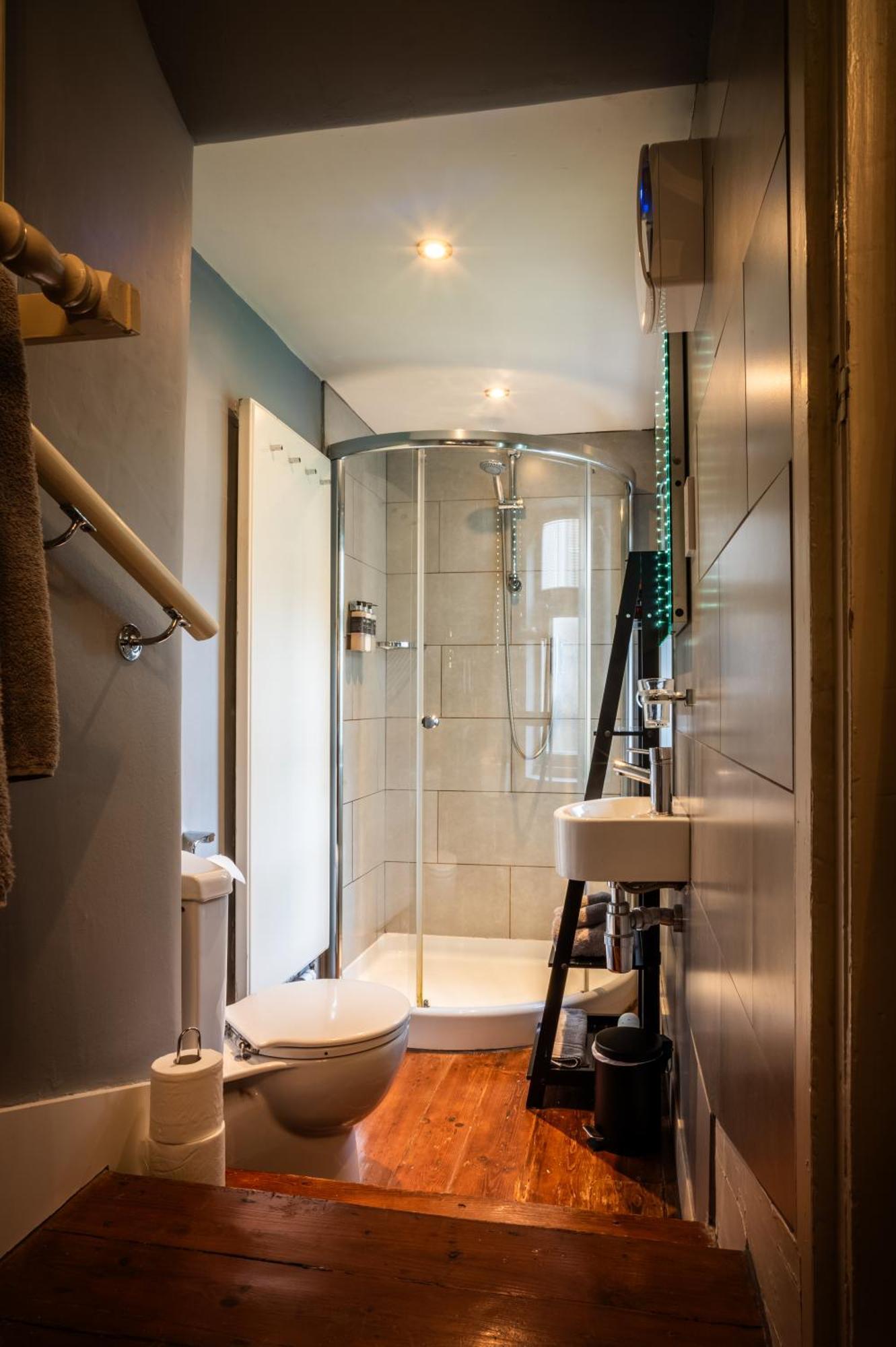 Bed & Breakfast Six Brunton Place Edinburgh