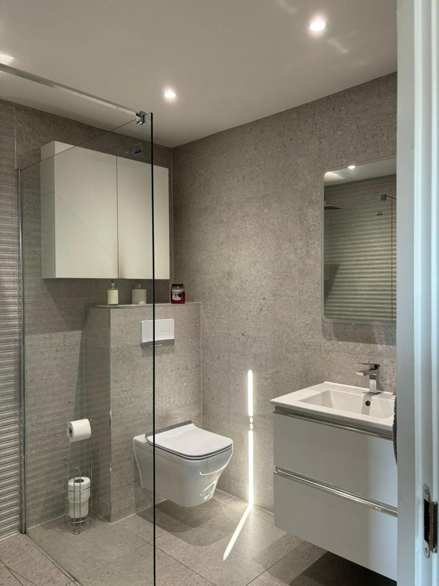 Breathtaking 5 Bedroom Townhouse In Murrayfield Location, Free Parking *
