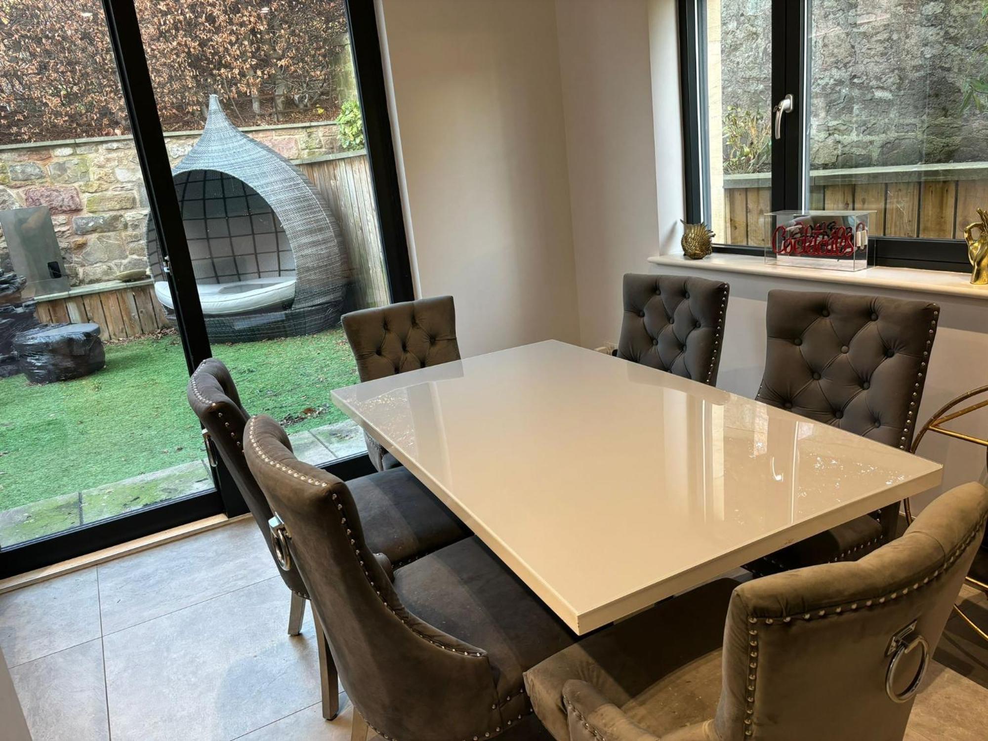 Breathtaking 5 Bedroom Townhouse In Murrayfield Location, Free Parking Villa *