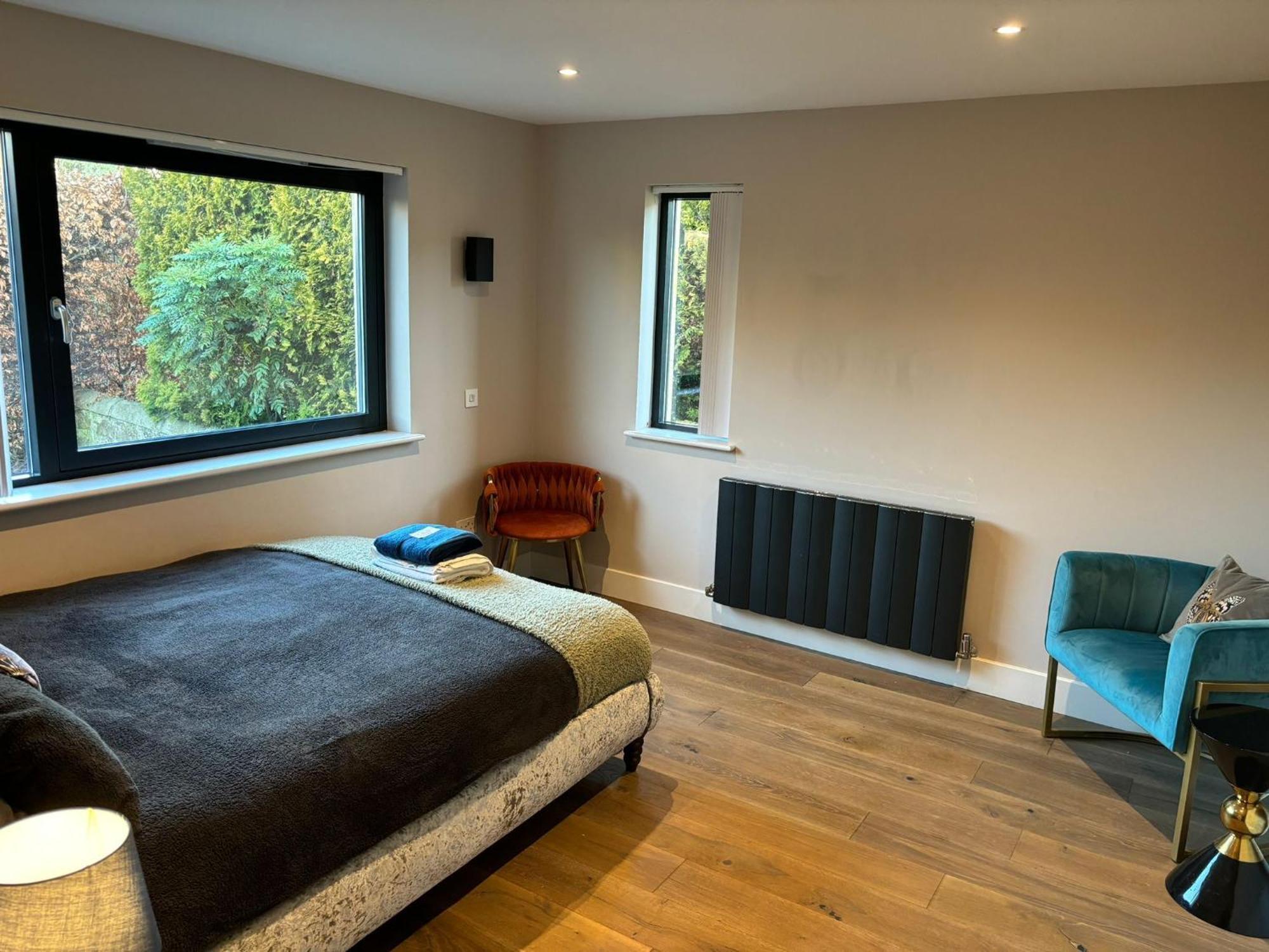 Breathtaking 5 Bedroom Townhouse In Murrayfield Location, Free Parking *