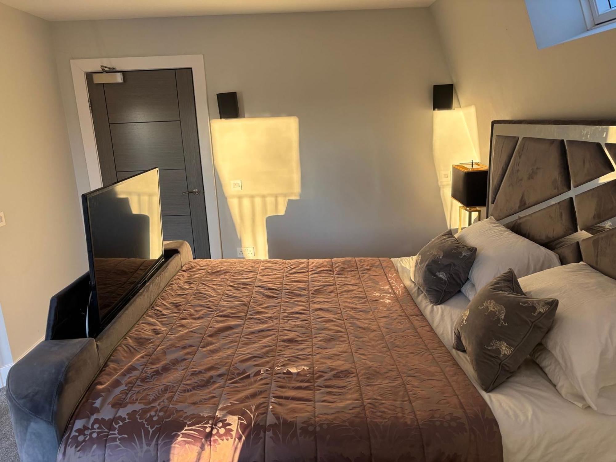 Breathtaking 5 Bedroom Townhouse In Murrayfield Location, Free Parking * Edinburgh