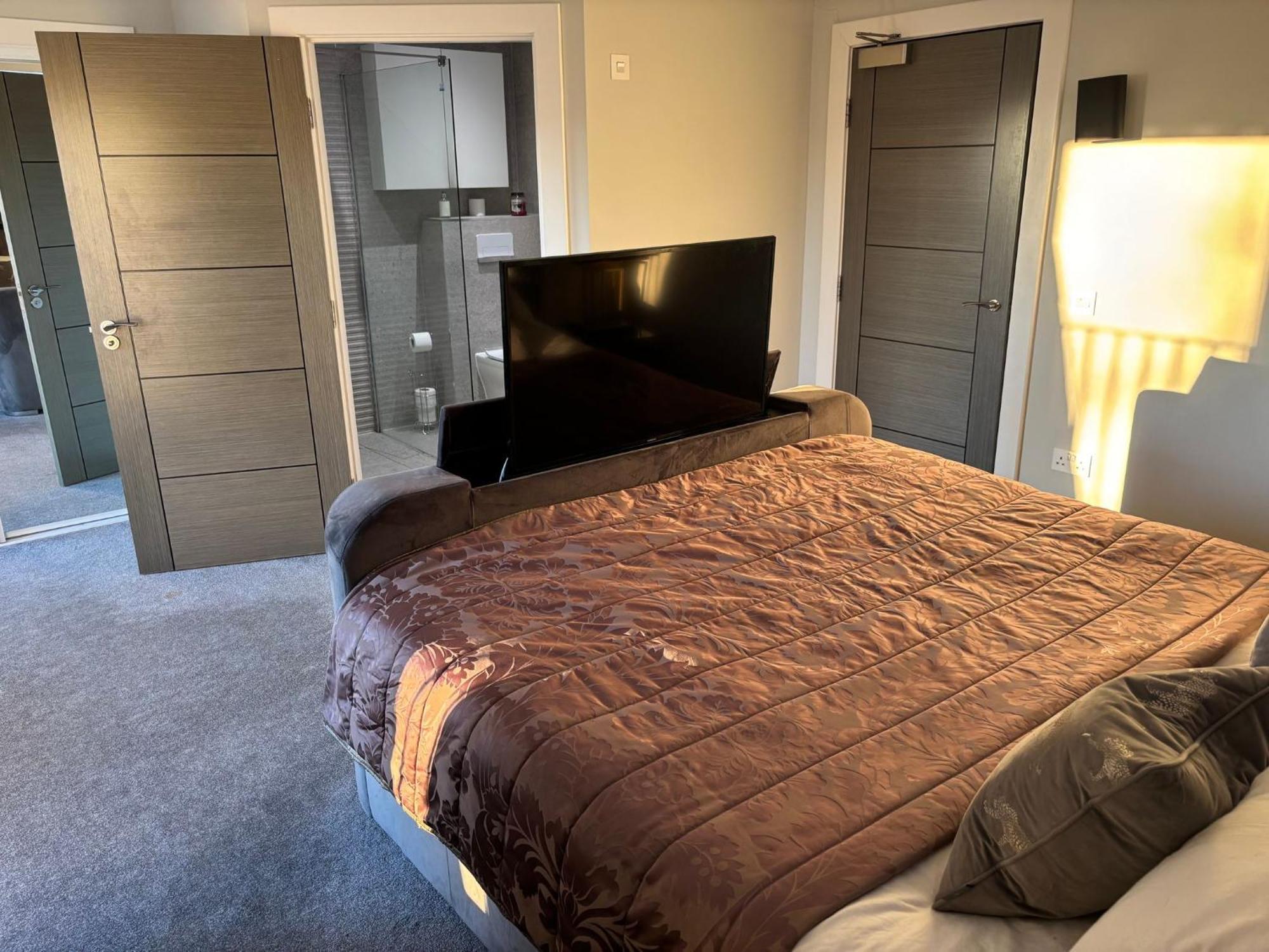 Villa Breathtaking 5 Bedroom Townhouse In Murrayfield Location, Free Parking