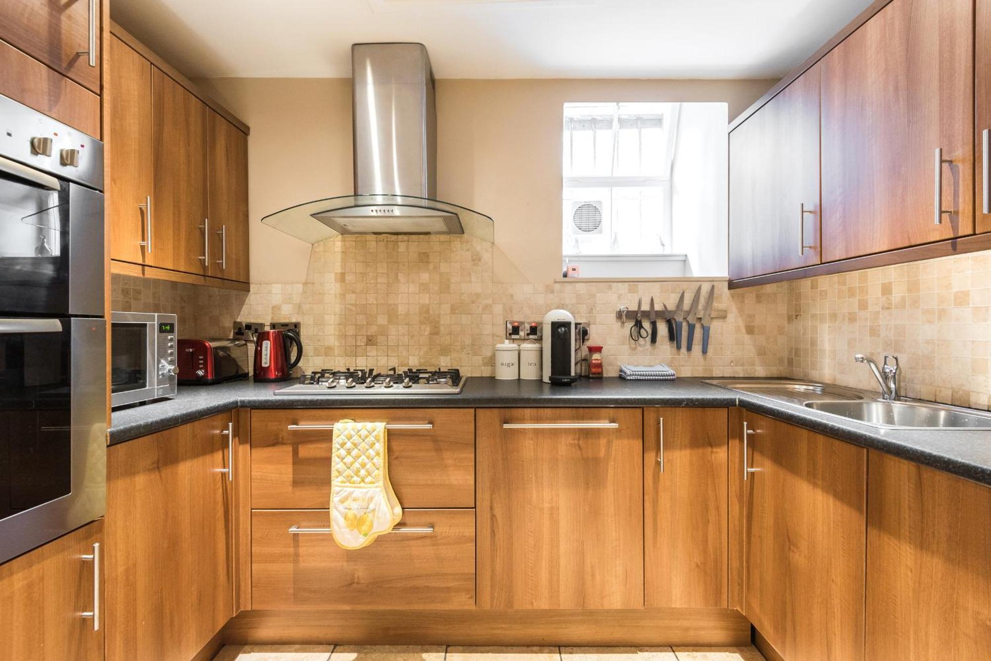 Apartment Large 3 Bed 3 Bath - New Town