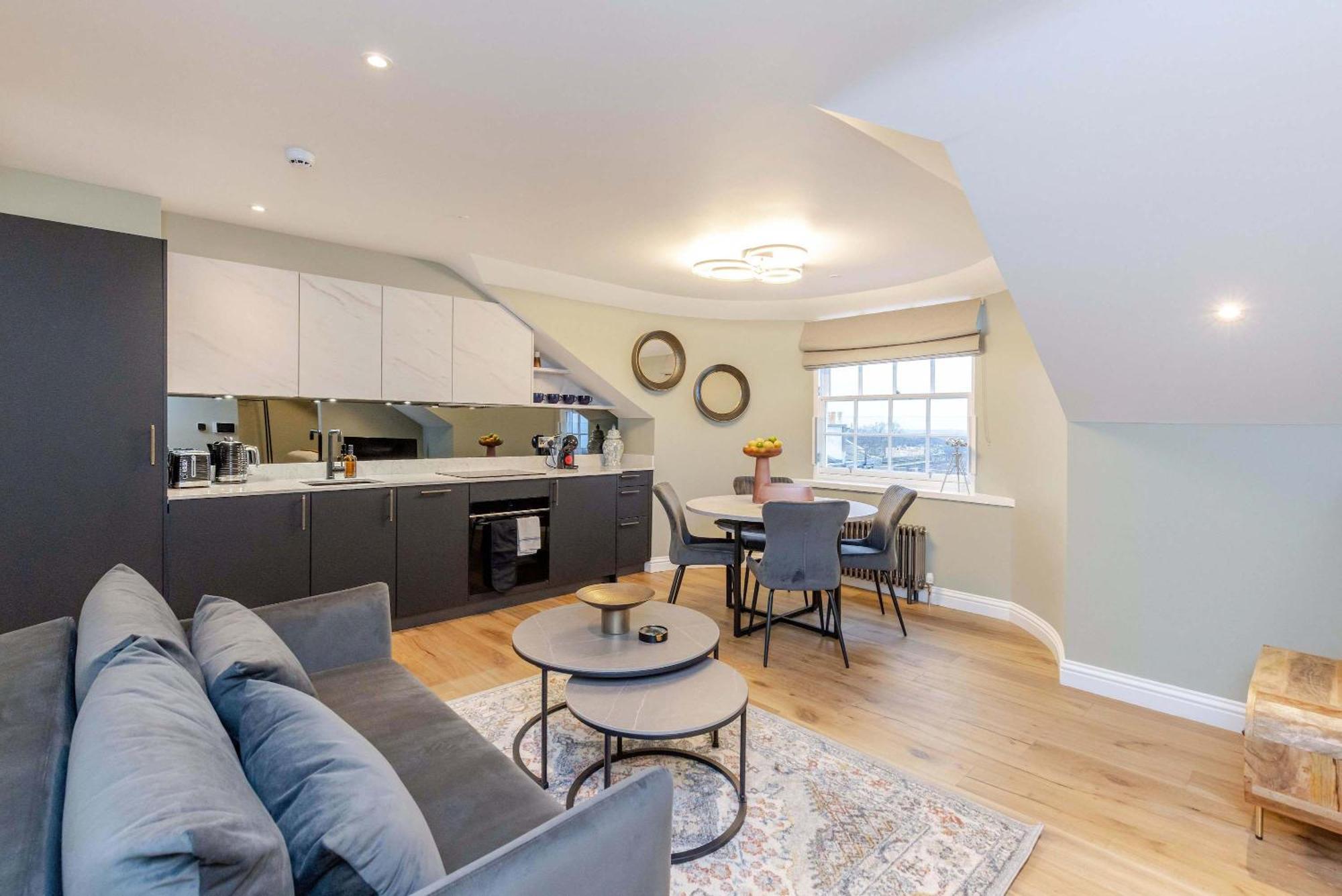 Dragon Luxury Serviced At Albyn Place Apartment *