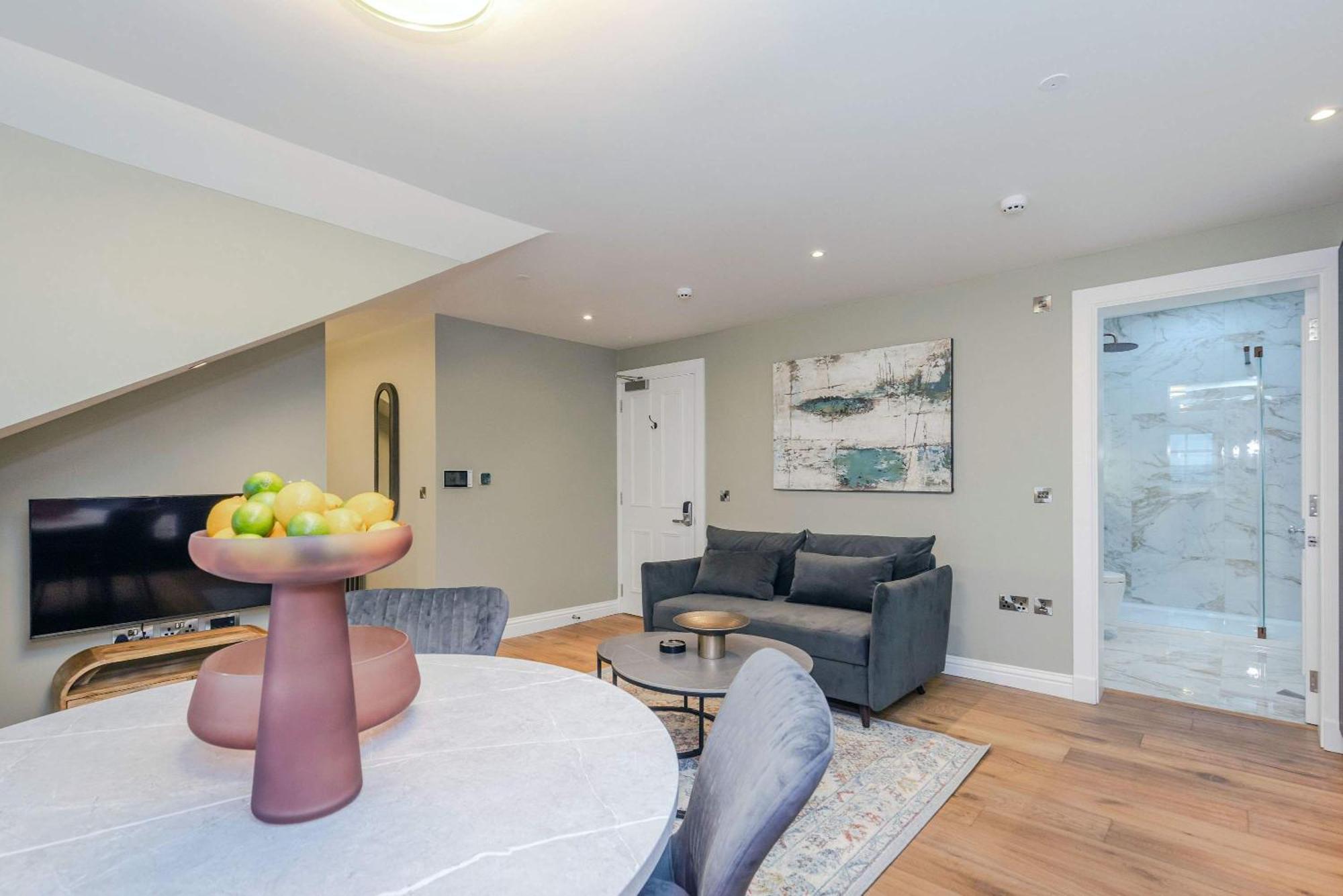 Dragon Luxury Serviced At Albyn Place *