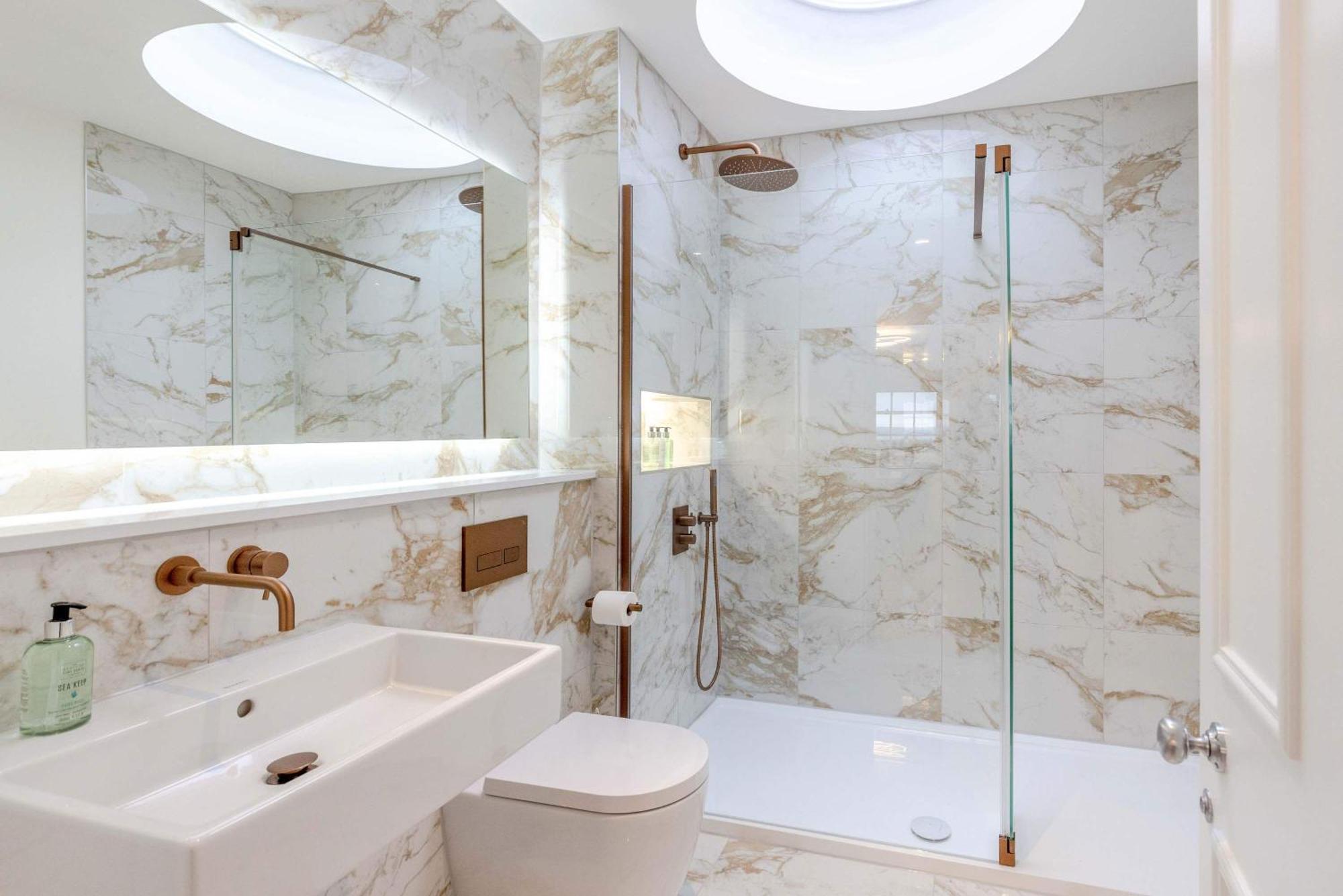 Dragon Luxury Serviced At Albyn Place Apartment
